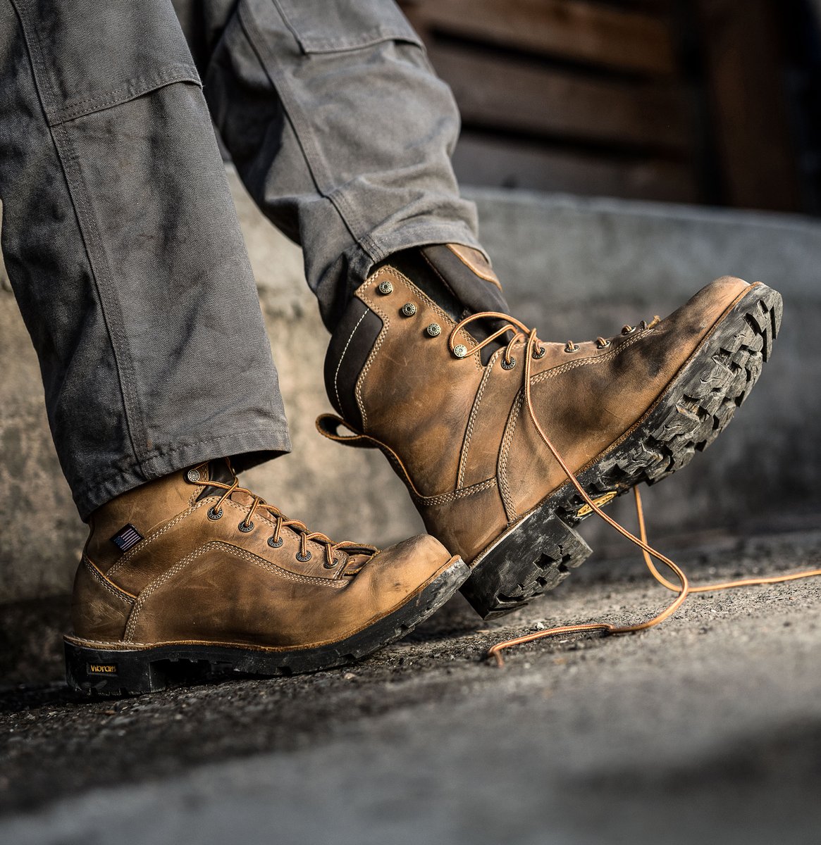 Quarry USA Distressed Brown Insulated 400G Composite Toe (NMT) / Danner