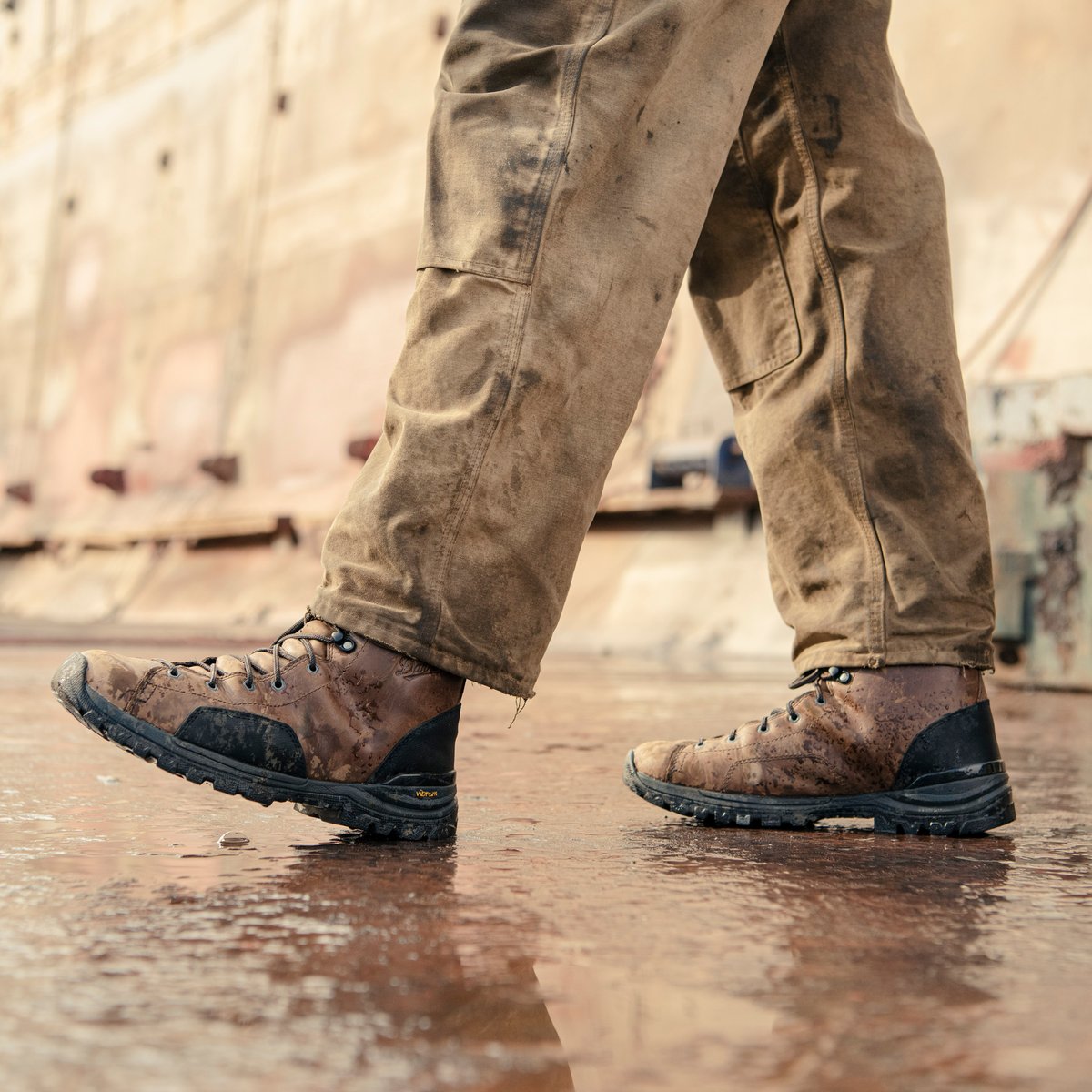 Stronghold Dark Brown Composite Toe (NMT) / Danner
