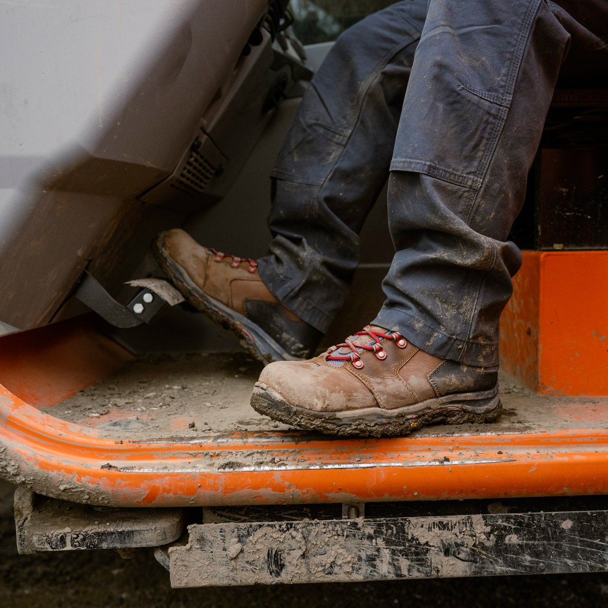 Vicious 4.5" Brown/Red Composite Toe (NMT) / Danner