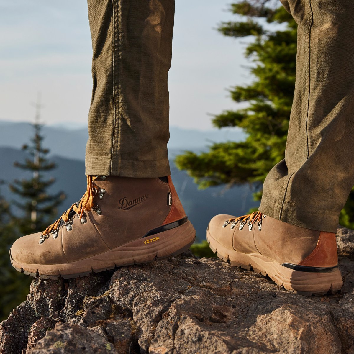 Mountain 600 Chocolate Chip/Golden Oak / Danner