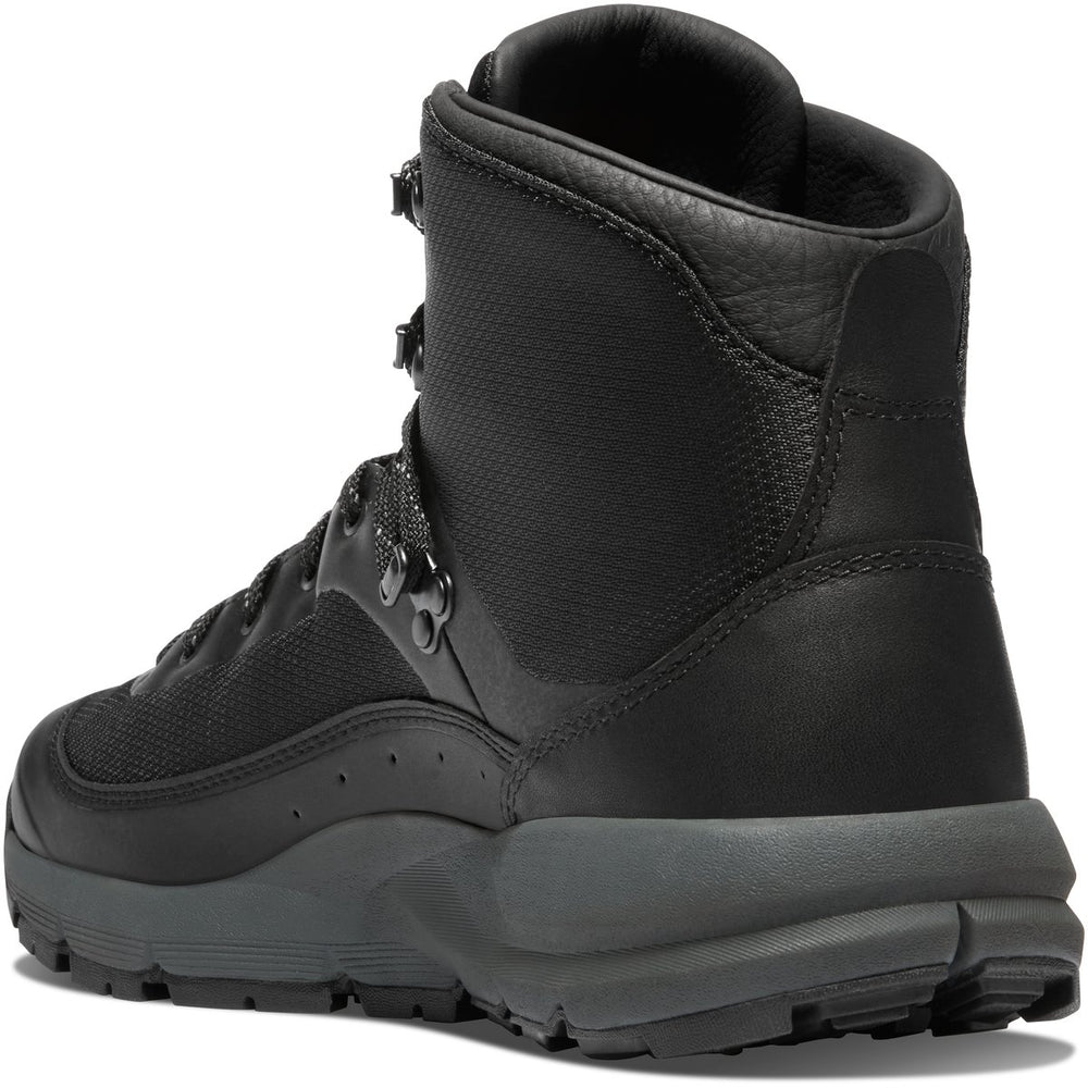 Traverser 600 Black / Danner