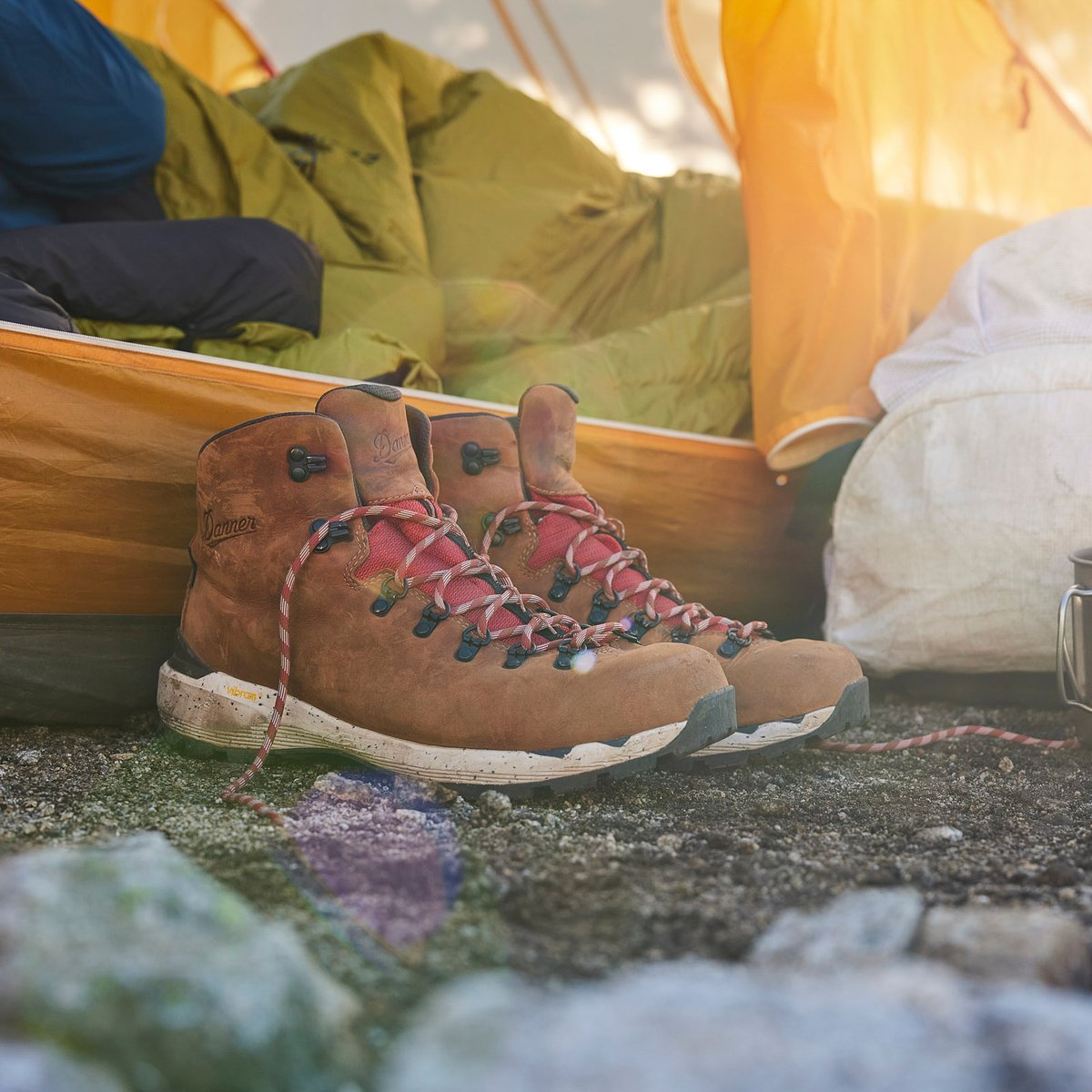 Mountain 600 EVO Mocha Brown/Rhodo Red / Danner