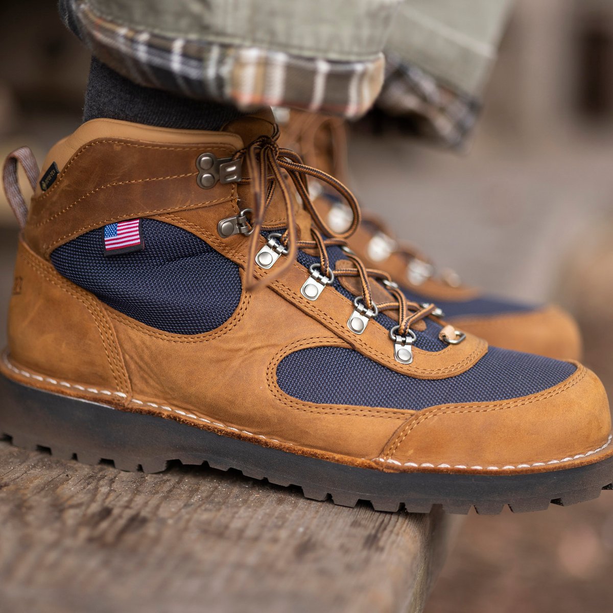 Cascade Crest Grizzly Brown/Ursa Blue / Danner