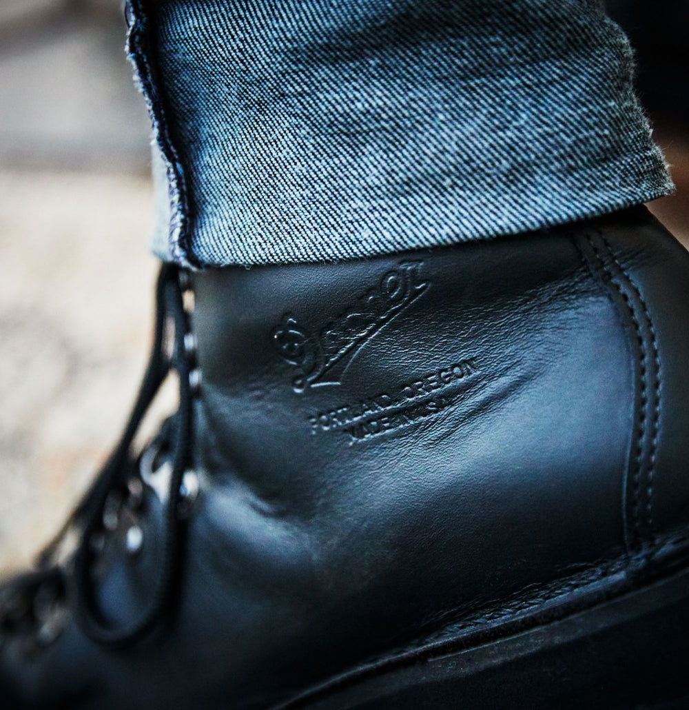 Mountain Light Black - GORE-TEX / Danner