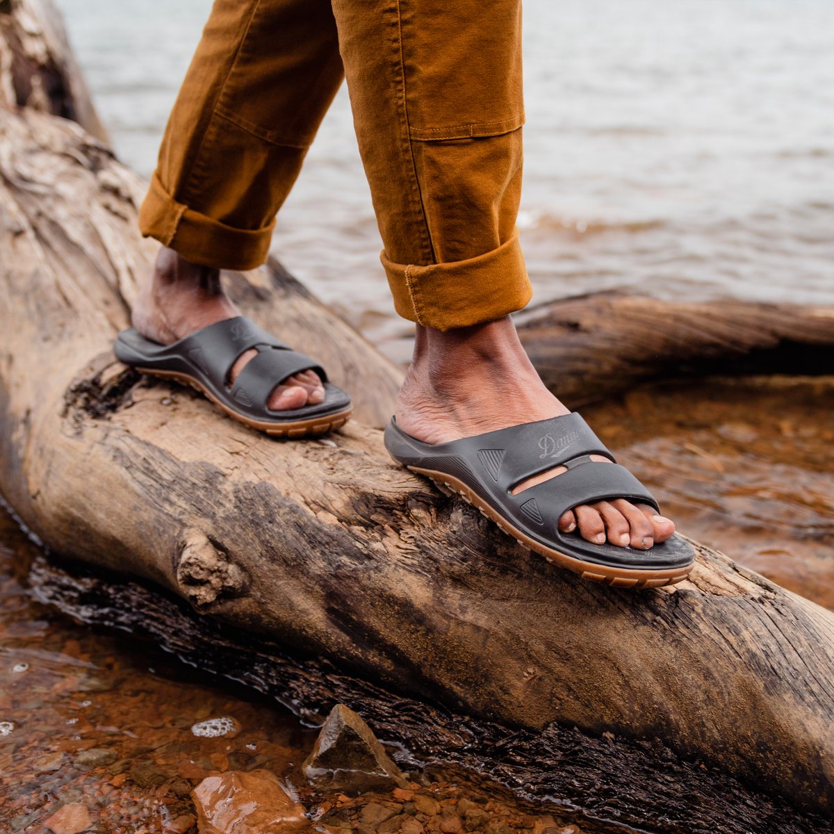Shelter Cove Black / Danner