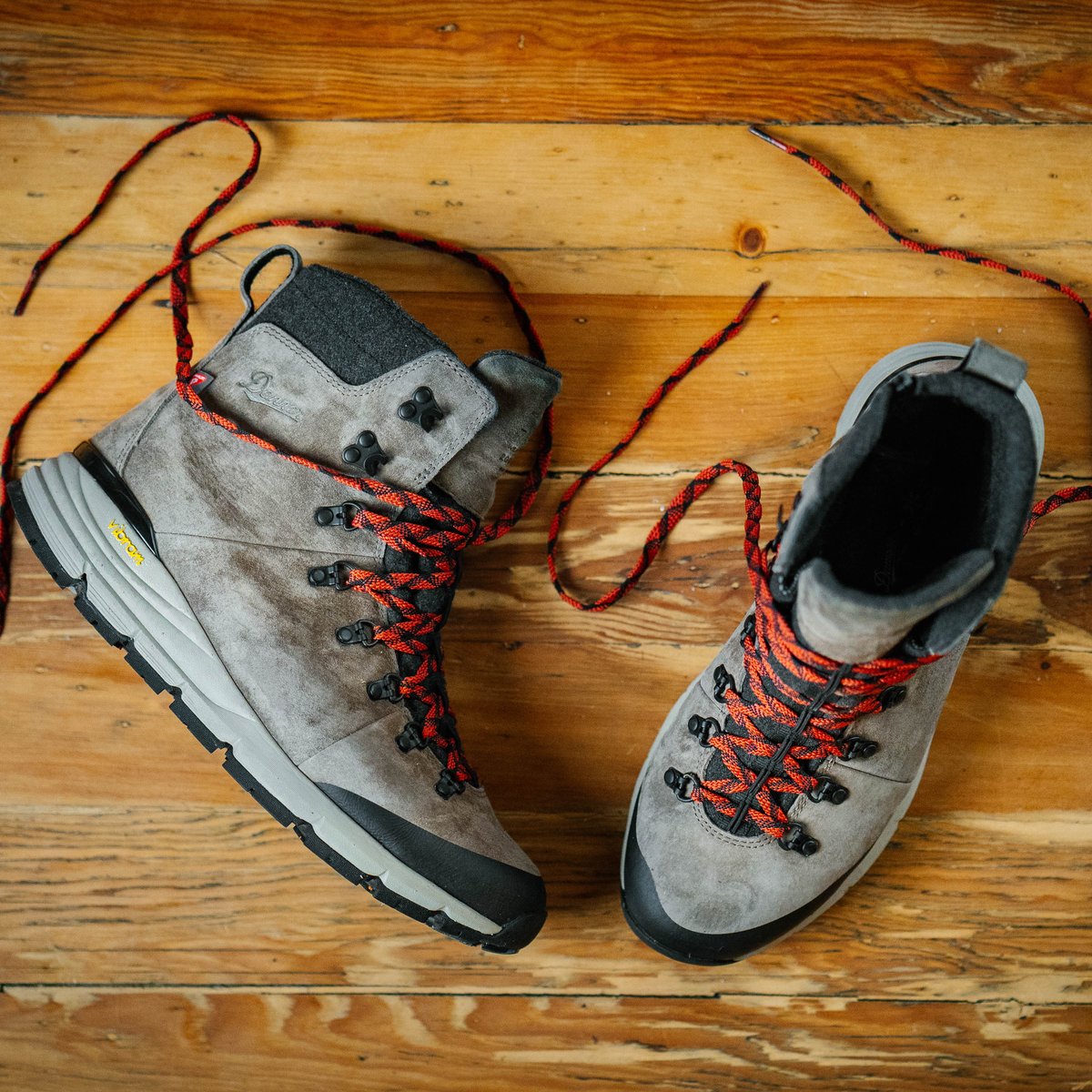 Arctic 600 Side-Zip Brown/Red Insulated 200G / Danner