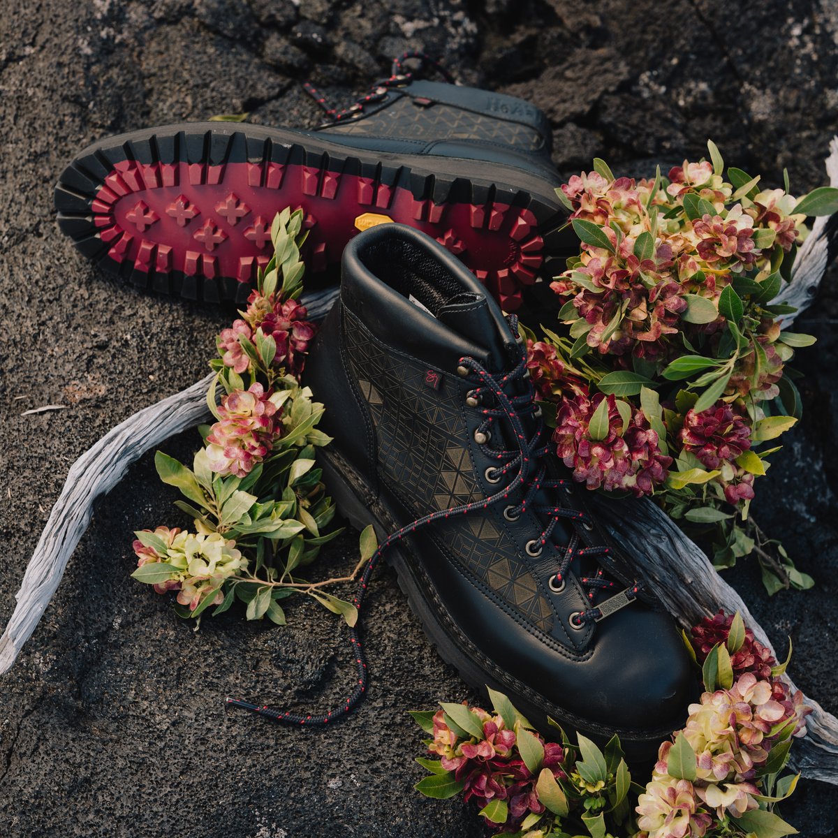 Danner Light Sig Zane ‘A‘ali‘i Black/Lava Rock / Danner
