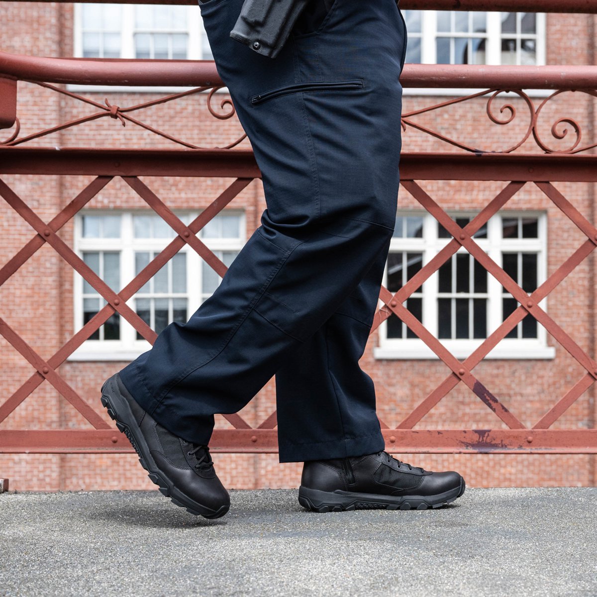 Sonic Side-Zip 6" Black / Danner