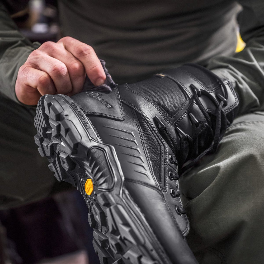 Striker Bolt 8" Black / Danner