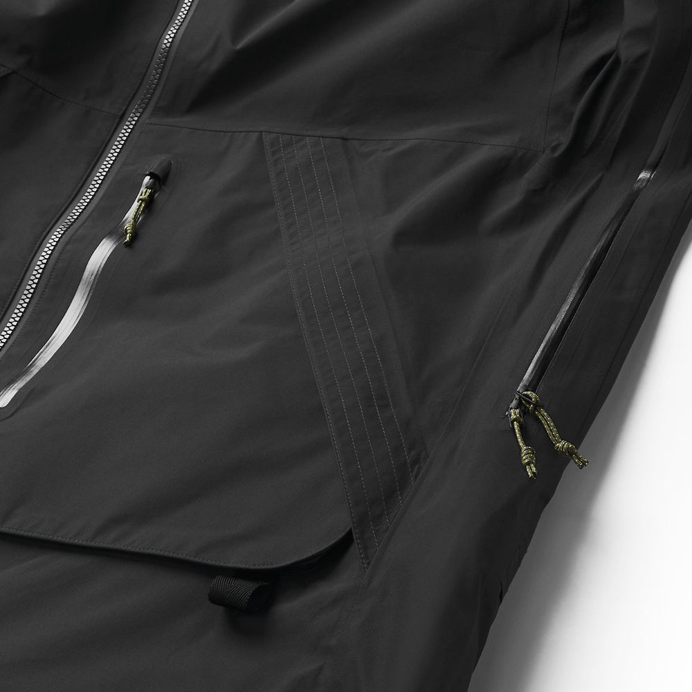 Cascade Crest Packable GTX Jacket Black / Danner