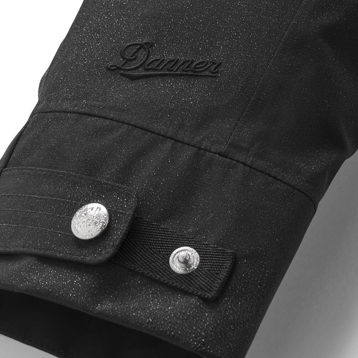 Cascade Crest Packable GTX Jacket Black / Danner