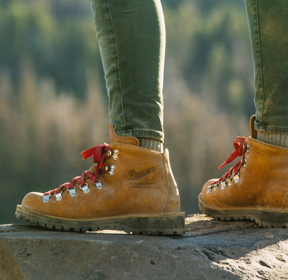 Mountain Light Cascade / Danner