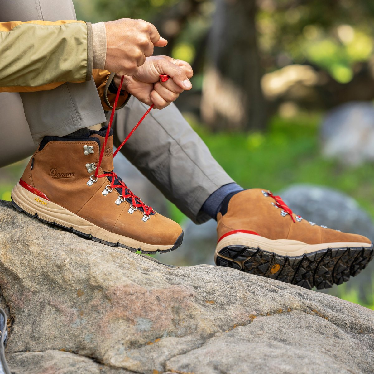 Mountain 600 Leaf GTX Grizzly Brown/Rhodo Red / Danner