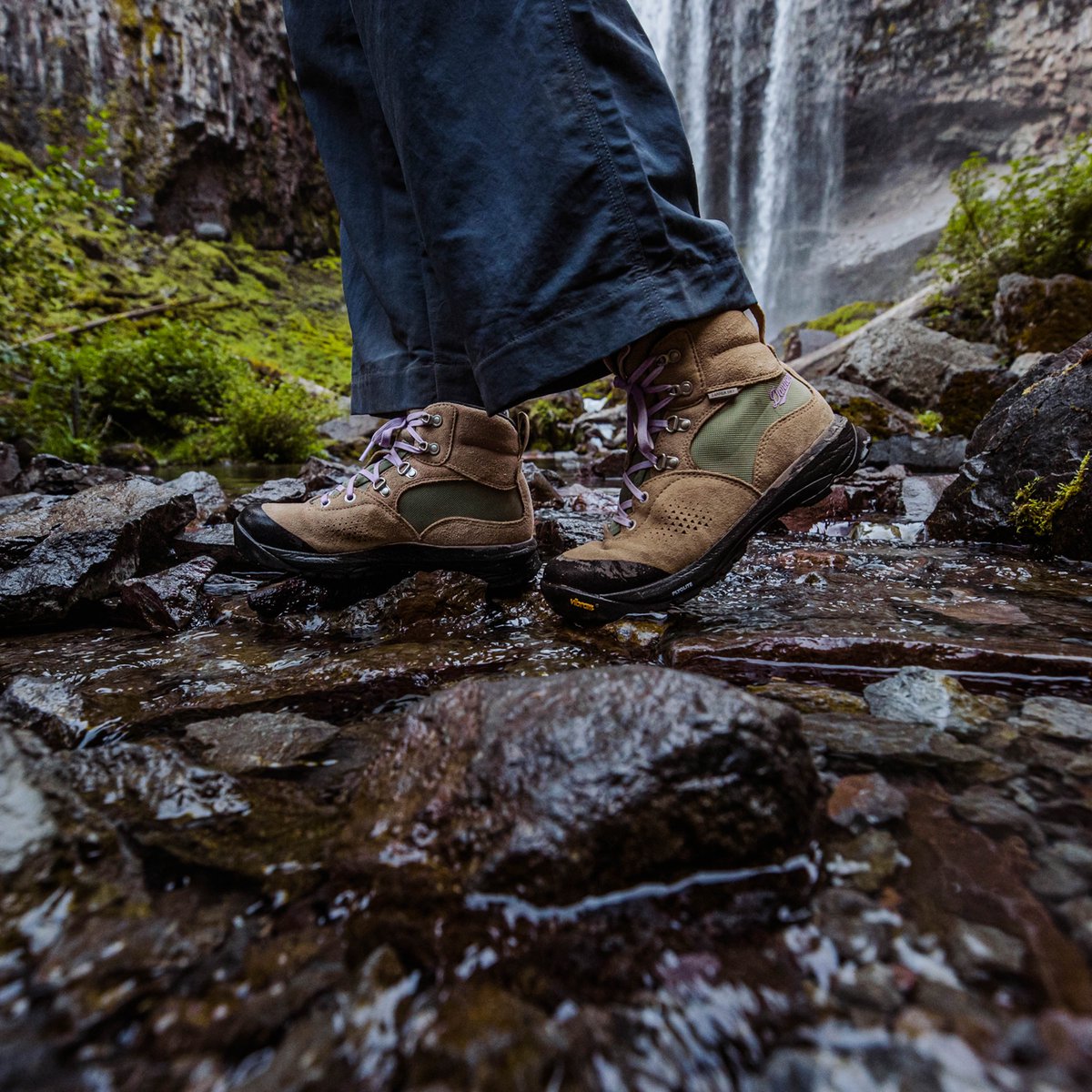 Inquire Mid Tannin/Oil Green / Danner
