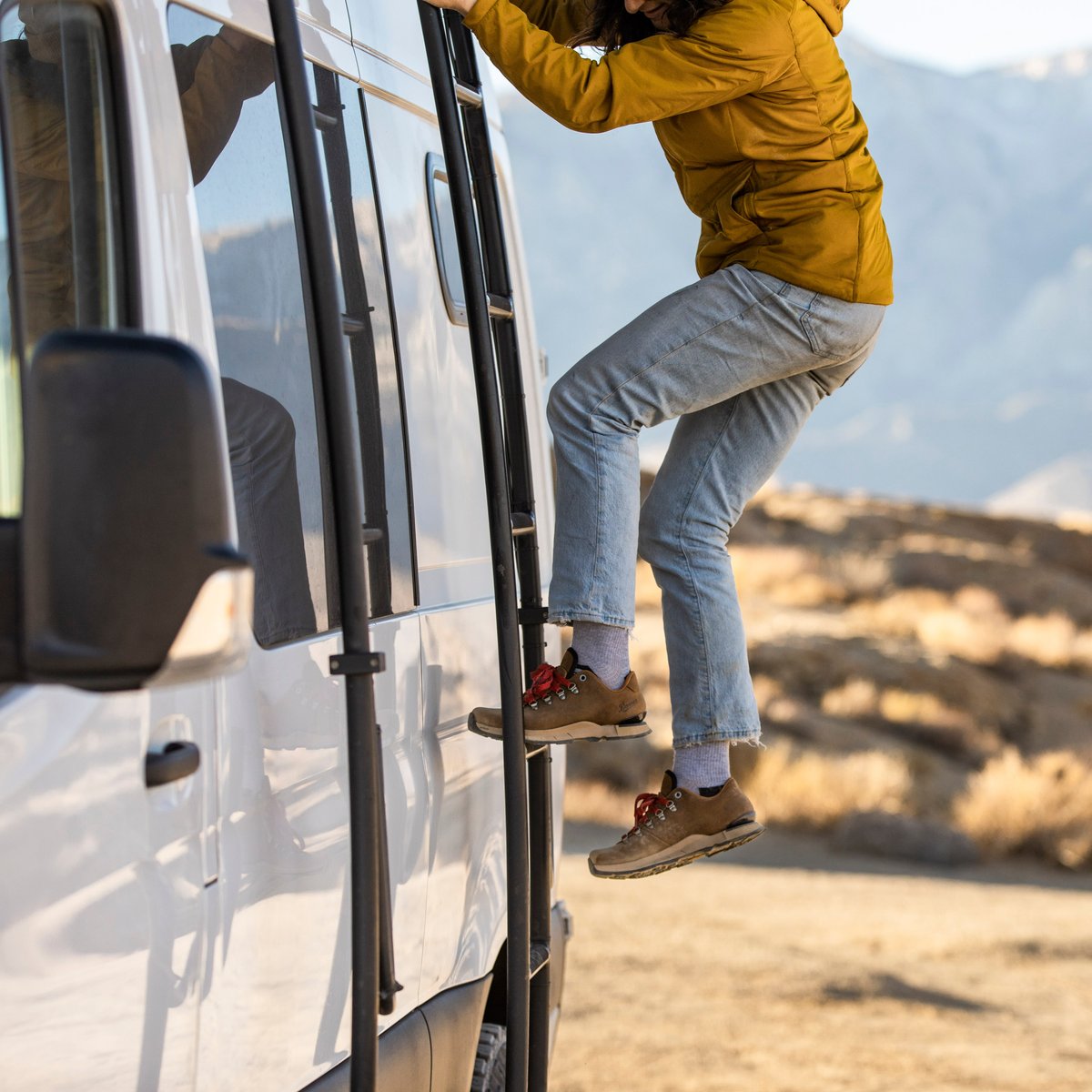 Mountain Overlook Monk's Robe / Danner