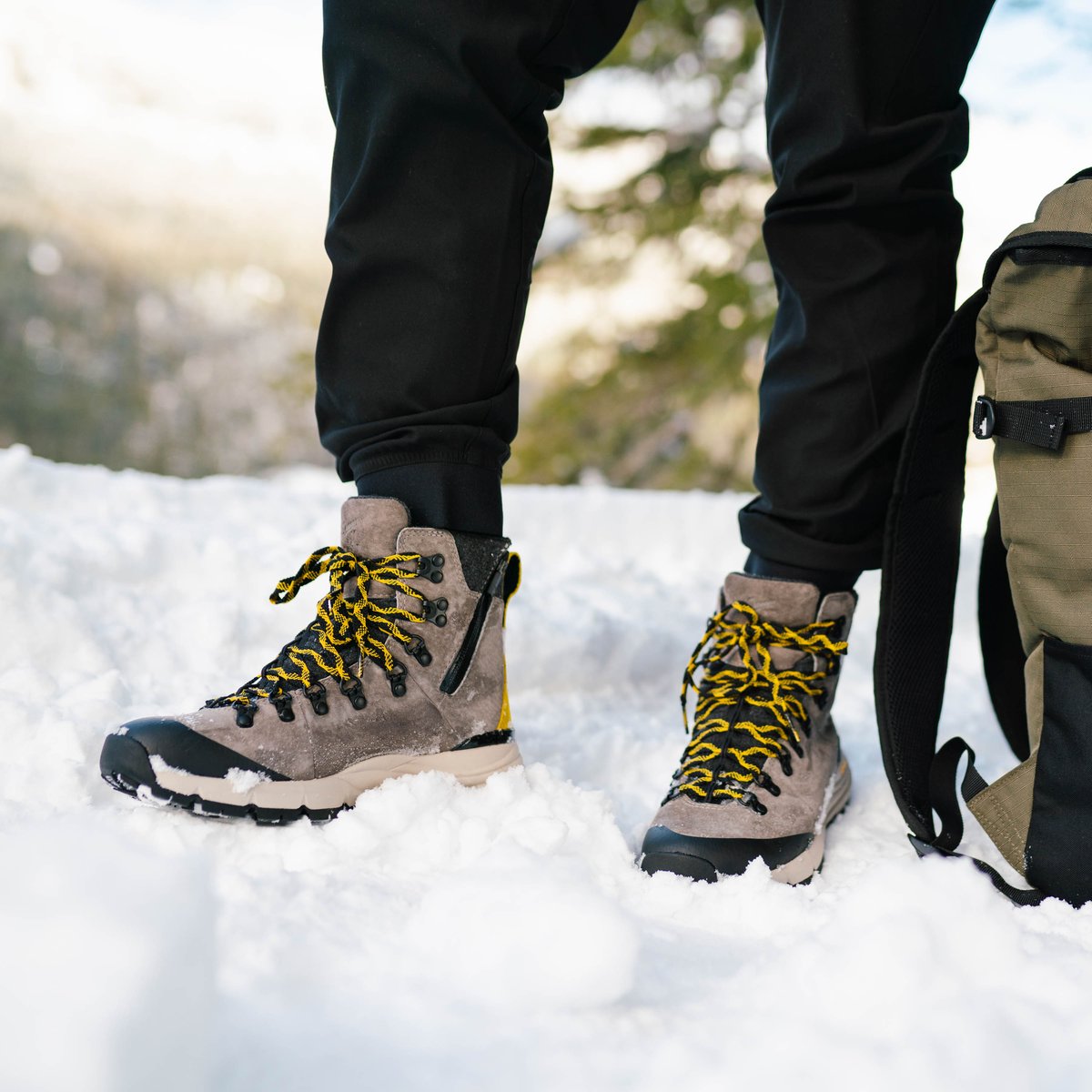 Arctic 600 Side-Zip Driftwood/Yellow Insulated 200G / Danner