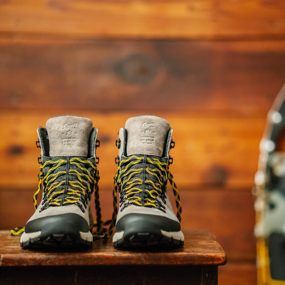 Arctic 600 Side-Zip Driftwood/Yellow Insulated 200G / Danner