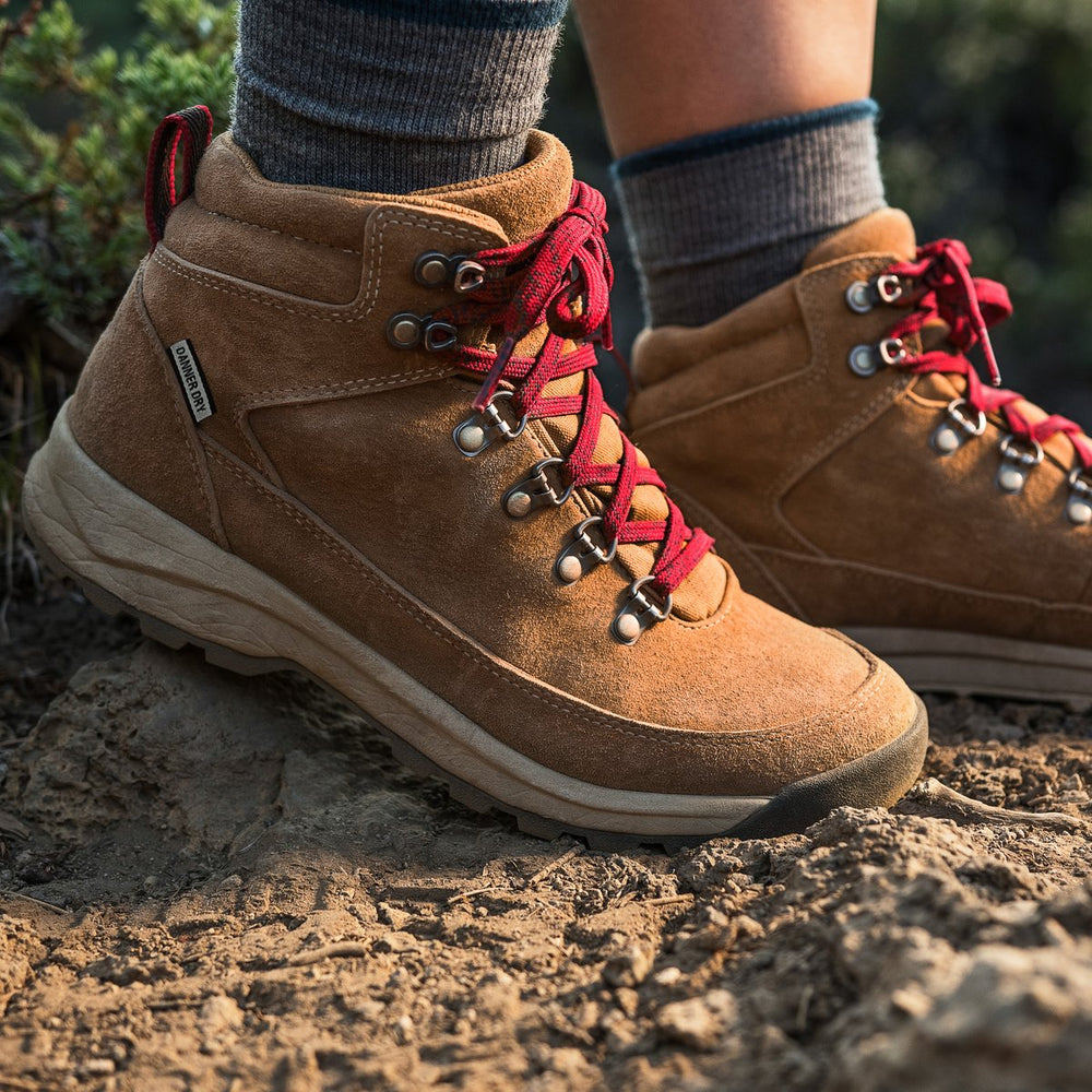 Adrika Sienna / Danner